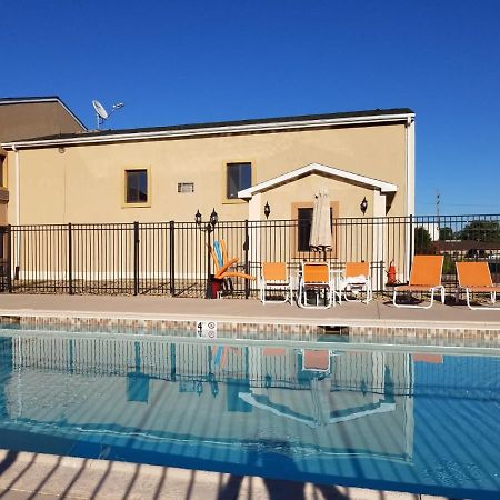Hotel Lincoln Inn On Route 66 And Near I-55 Bagian luar foto