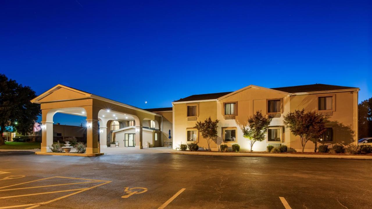 Hotel Lincoln Inn On Route 66 And Near I-55 Bagian luar foto