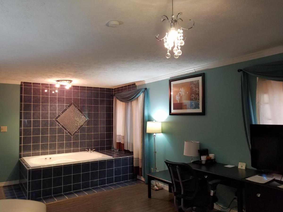 Hotel Lincoln Inn On Route 66 And Near I-55 Bagian luar foto